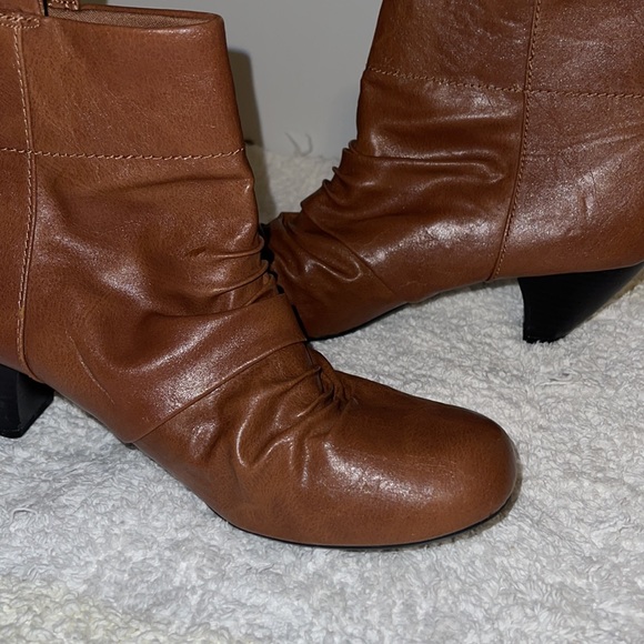 Almost NEW American Eagle booties, Brown, size 8.5, VERY COMFY, heel ht:2 inches - Picture 10 of 11